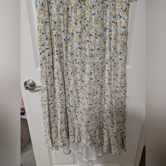 Torrid Sunshine Ditsy Floral Maxi Rayon Slub Surplice Wrap Dress in Size 2 18/20 - Picture 7 of 13